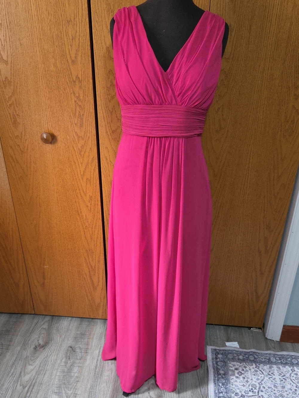 Fuchsia V-Neck Sleeveless Maxi Dress with Ruched Waist